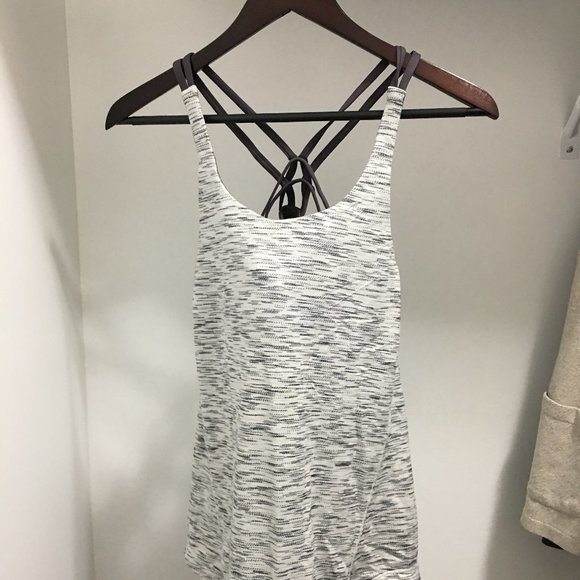 LULULEMON 🍋 Moment To Movement 2-In-1 Tank Sz. 4 Moonphase Purple/B&W - Picture 6 of 9